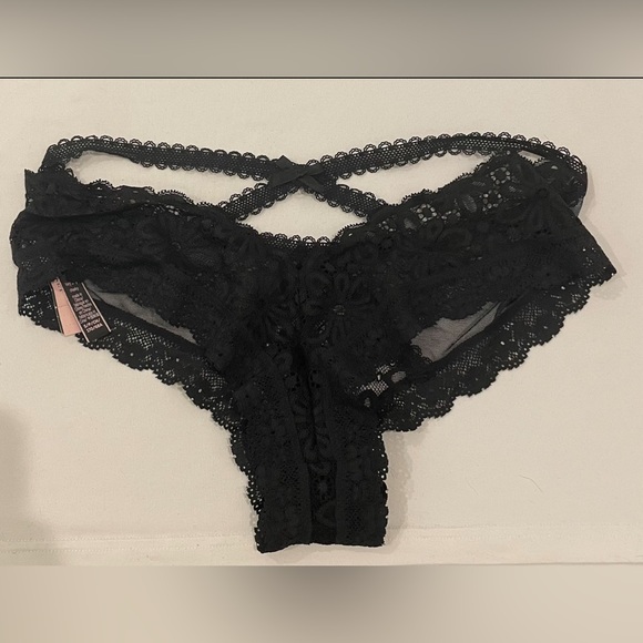 NEW WITH TAGS VICTORIA’S SECRET SIZE S 2 PK OF BLACK CHEEKY PANTIE - Picture 3 of 7